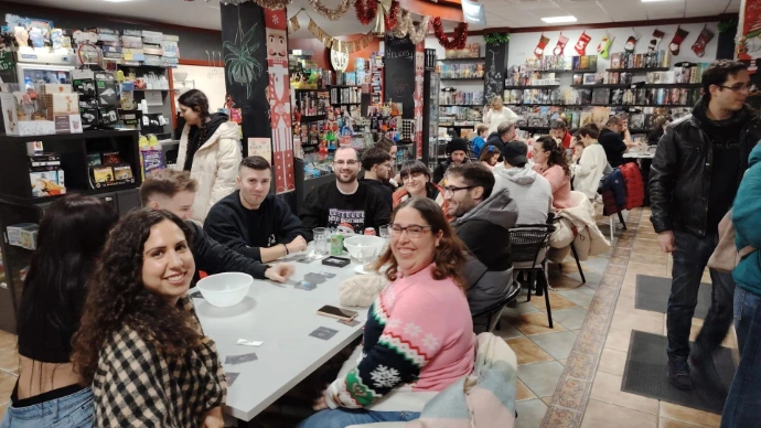 Gente jugando el en Ministerio de Juegos